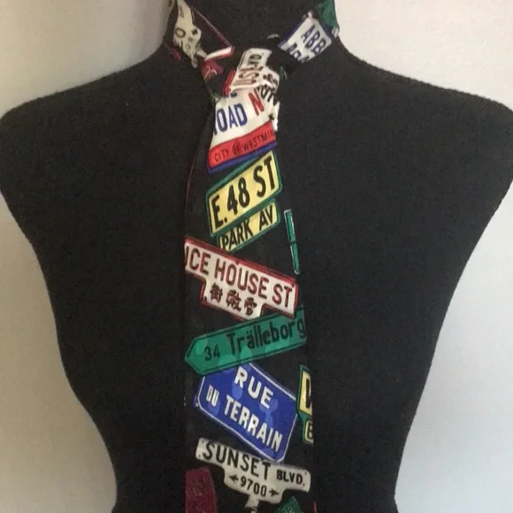 Street Sign Tie - Picture 3 of 4